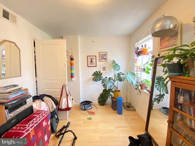 Photo - 2031 E Susquehanna Ave Unidad 3