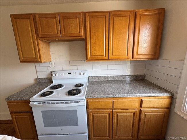 Building Photo - 30 Locust Hill Ave Unit 7E