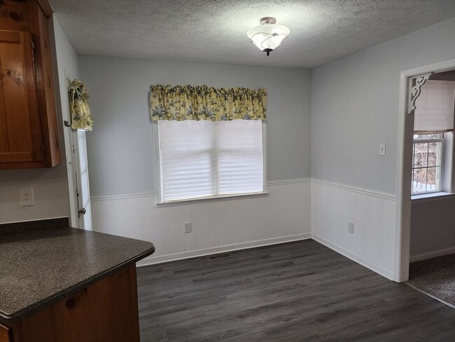 Photo - Spacious 3 Bedroom 2.5 Bath Home with Fenced Rear Yard!