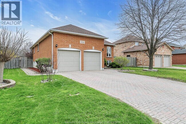 Photo - 3114 Fletcher Crescent
