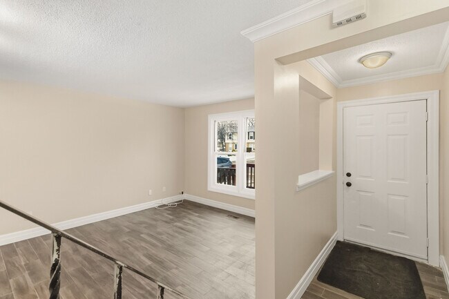 Photo - 3 Bedroom  Home * London NORTH *  Finished Basement | Fenced Yard | Available NOW