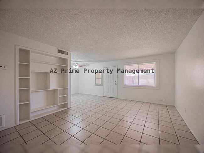 Photo - 5040 N 40th Ave