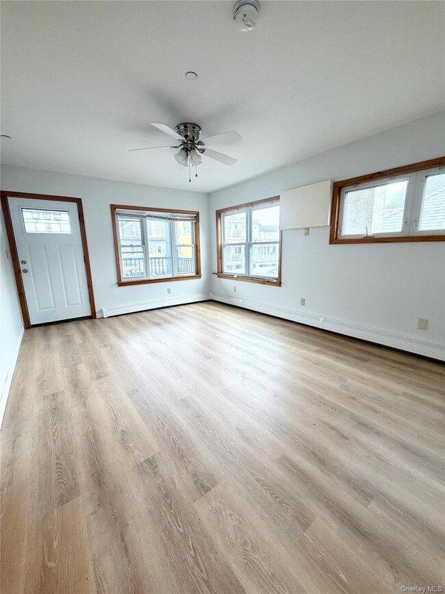 Building Photo - 99 Delaware Ave Unit Upper