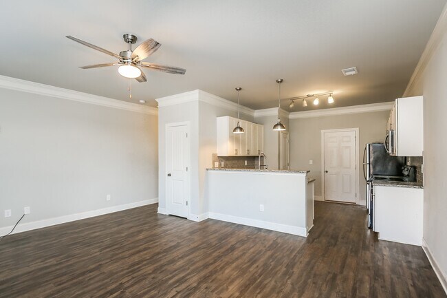 Photo - 224 Riley Cir