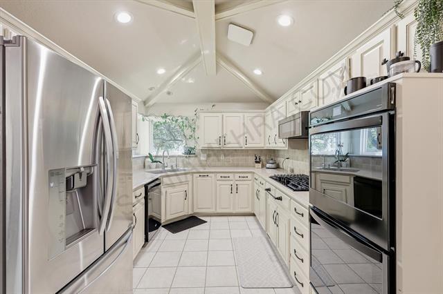 Photo - 748 Blue Jay Ln