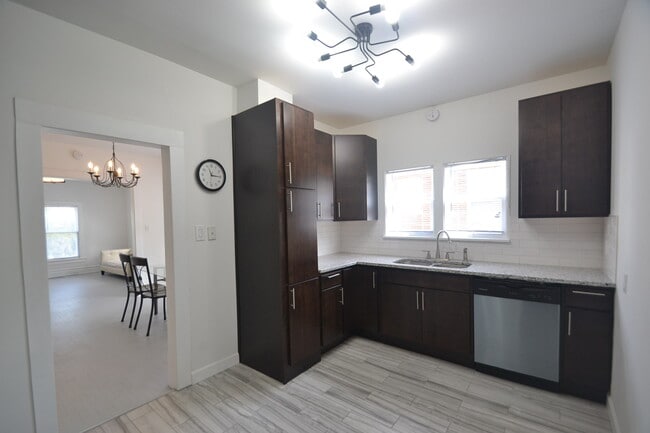 Photo - 306 Brown St