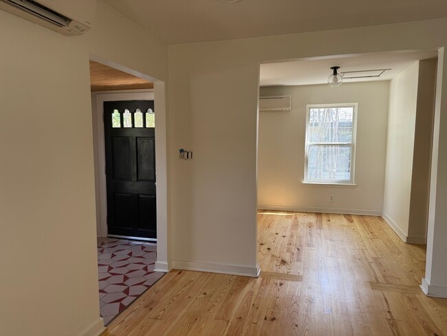 Photo - 6115 Felix Ave