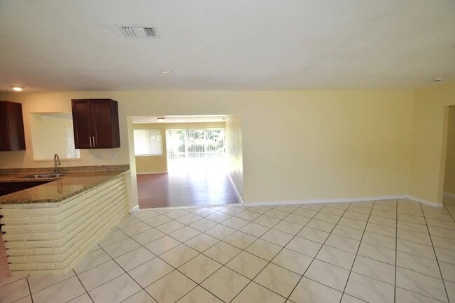 6900 Cypress Rd