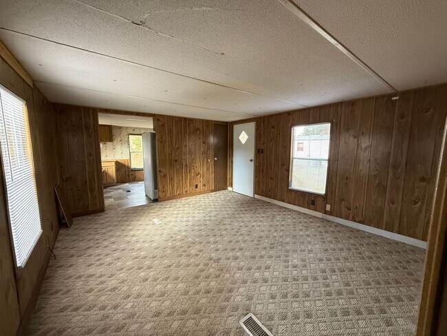 Photo - 2 bedroom, 1 bath Mobile Home