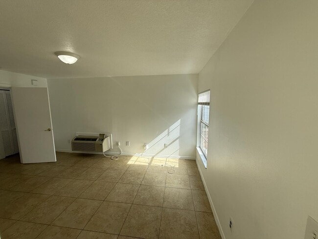 Photo - 316 Mango Dr