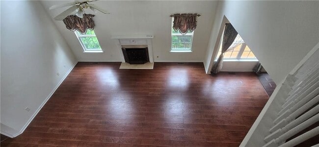 Photo - 3811 Roxfield Dr NE