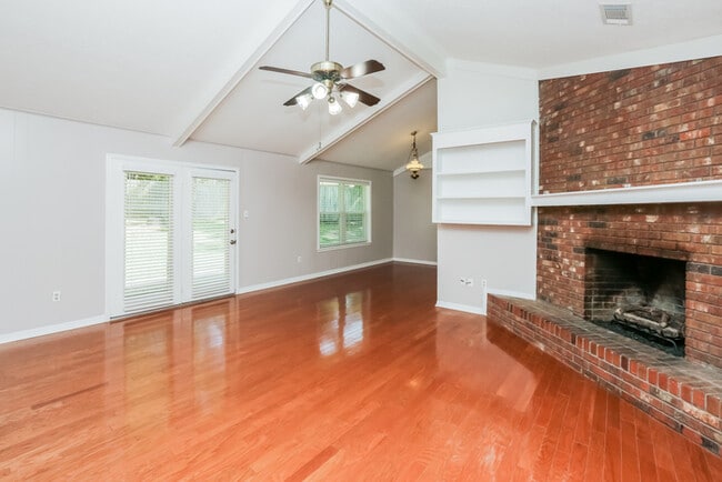 Photo - 406 Trailwood Dr