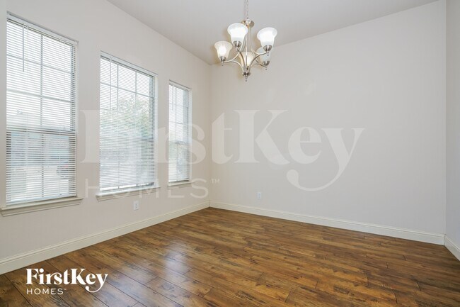 Photo - 1223 Jewel Ln