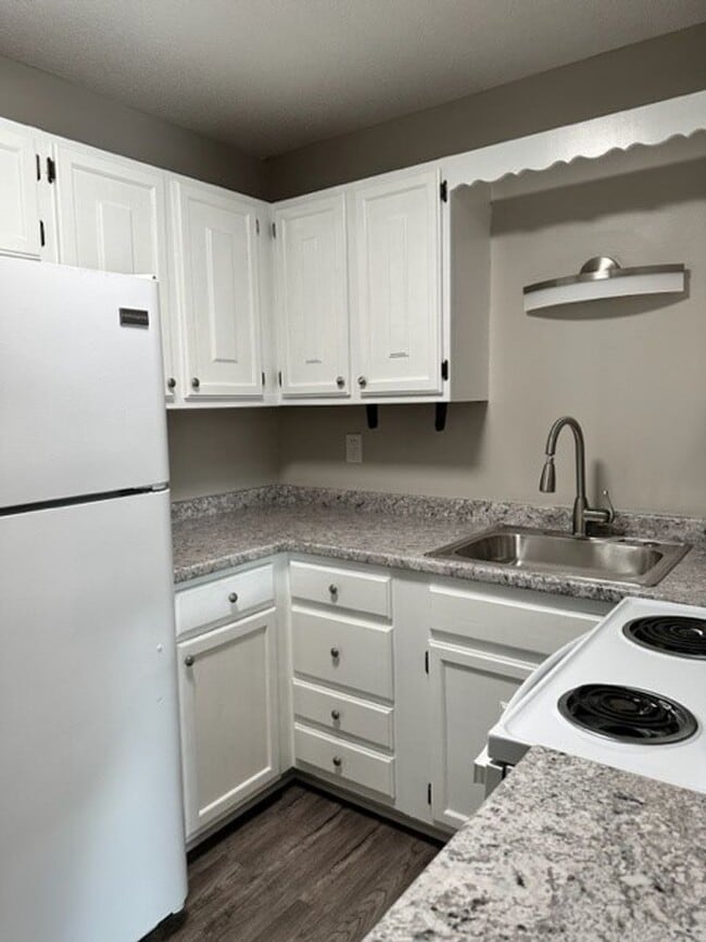 Photo - 216 Colonial Heights Rd Unit #9