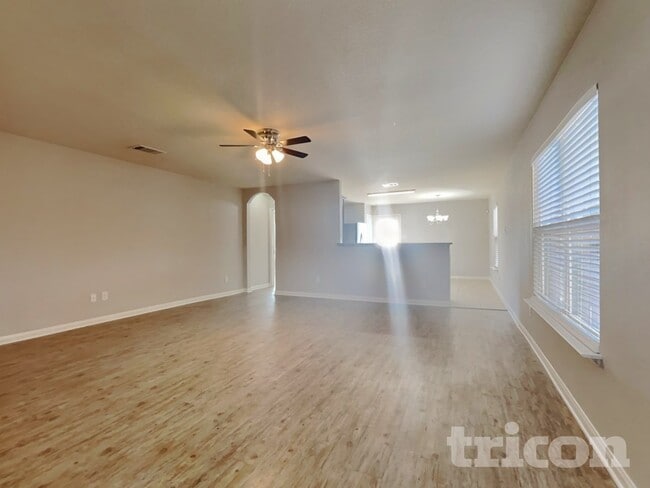 Photo - 1525 Treeta Trail