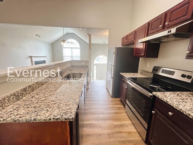 Photo - 435 Skif Pond Ct