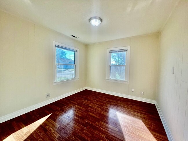 Photo - Move-In Ready 3-Bedroom Home with Modern Kitchen & Private Outdoor Oasis