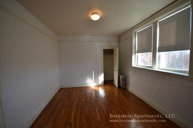 Building Photo - 70 Chiswick Rd