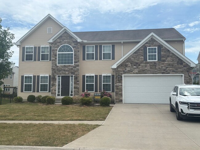 Building Photo - Spacious 4-Bedroom 2.5 Bath Gem in Avon, OH! Rental