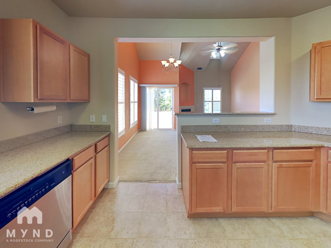 Photo - 916 Vessona Cir