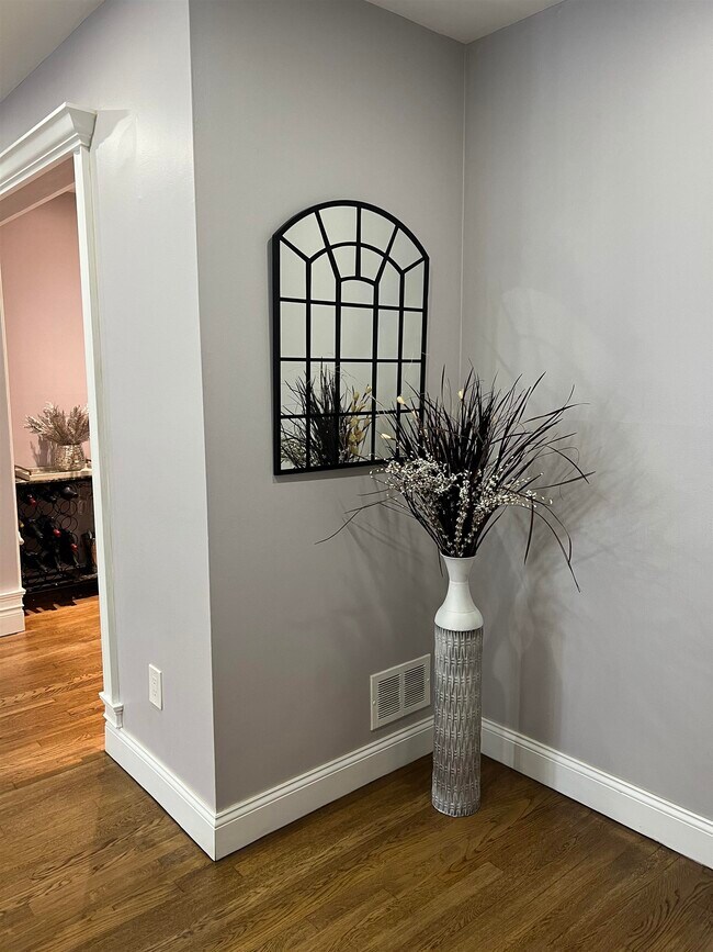 Photo - 258 Garfield Ave Unit 2