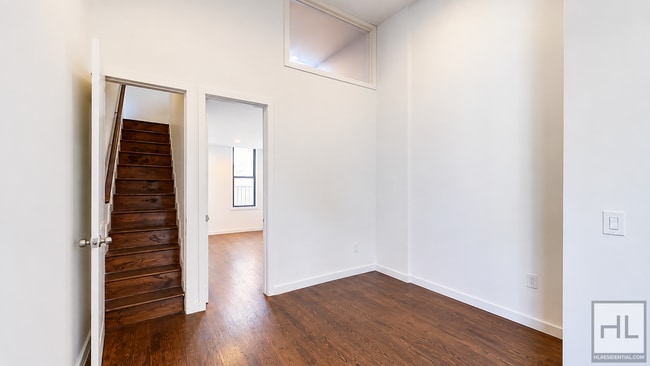 FRANKLIN AVENUE / 2-Bed 1/Bed / Loft Space / AVAILABLE OCTOBER 1st
