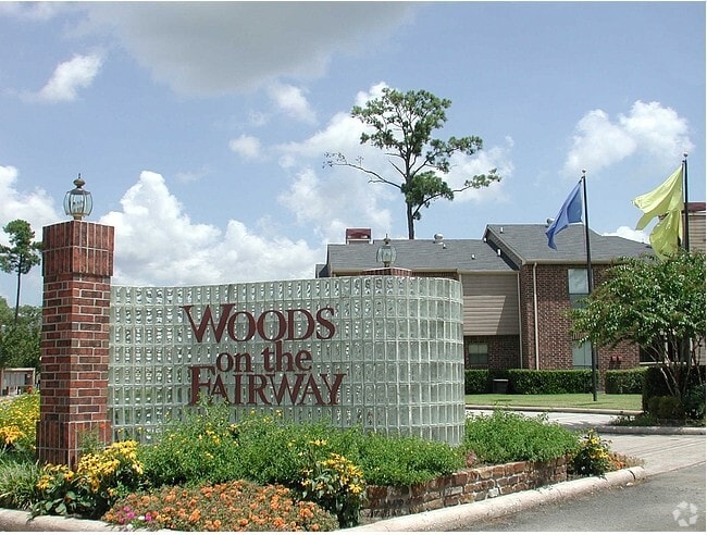 Building Photo - Woods on the Fairway Rental