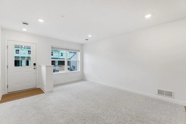 Photo - 5297 Long Pointe Pass