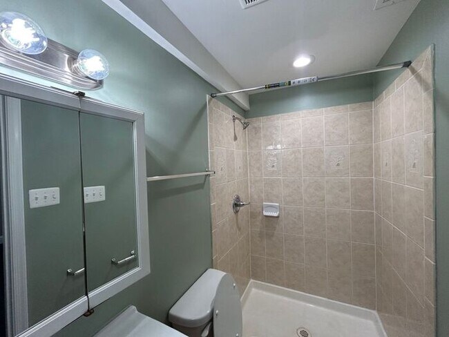 Photo - 4 Bedroom Semi-Detached