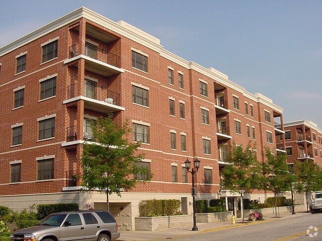 Building Photo - 200 N Addison Ave Unit 401 Rental