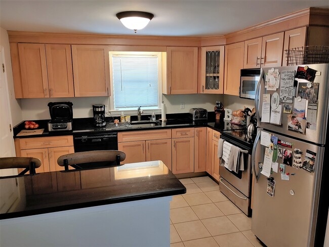 Building Photo - 68 Olcott St Unit 68