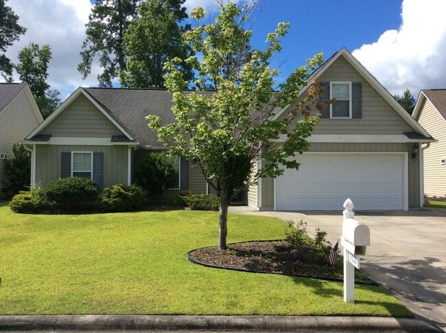 Building Photo - Beautiful home in Longleaf Pines