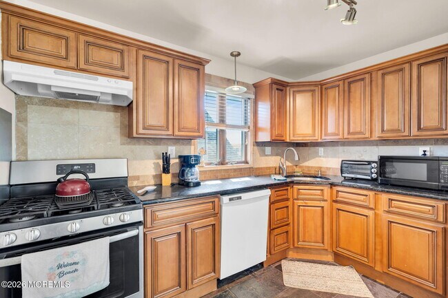 Photo - 65 Grand Central Ave Unit 1