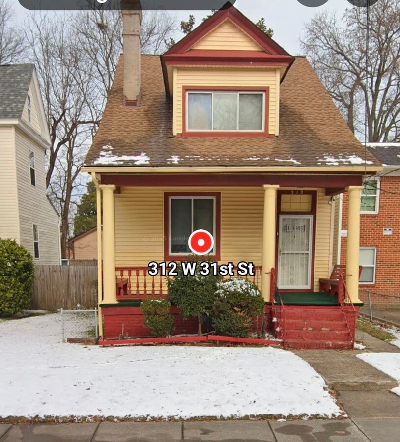 Photo - 301 W 31st St