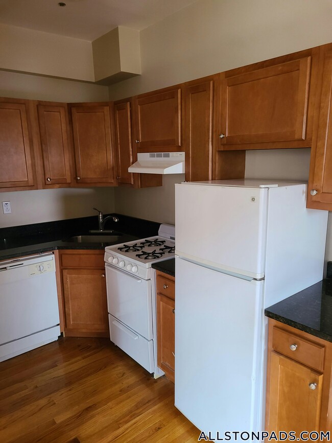 Photo - 1197 Commonwealth Ave Unidad 9