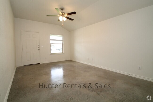 Building Photo - 6109 Amelia Earhart Blvd Rental