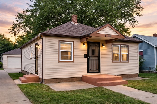 Building Photo - 2 Bedroom Home with unfinished basement and detached garage in Northeast Wichita