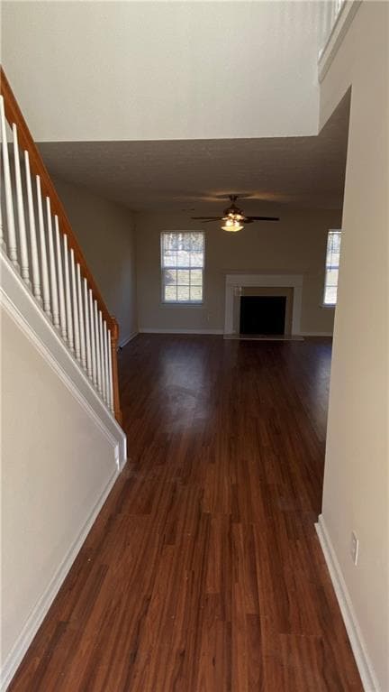 Photo - 986 Hawthorn Ln