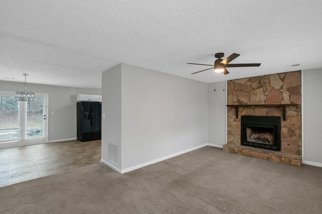 Photo - 321 Summerwood Ln