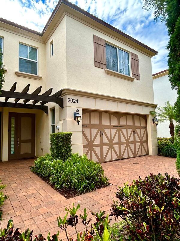 Building Photo - 2024 Foxtail View Ct Rental