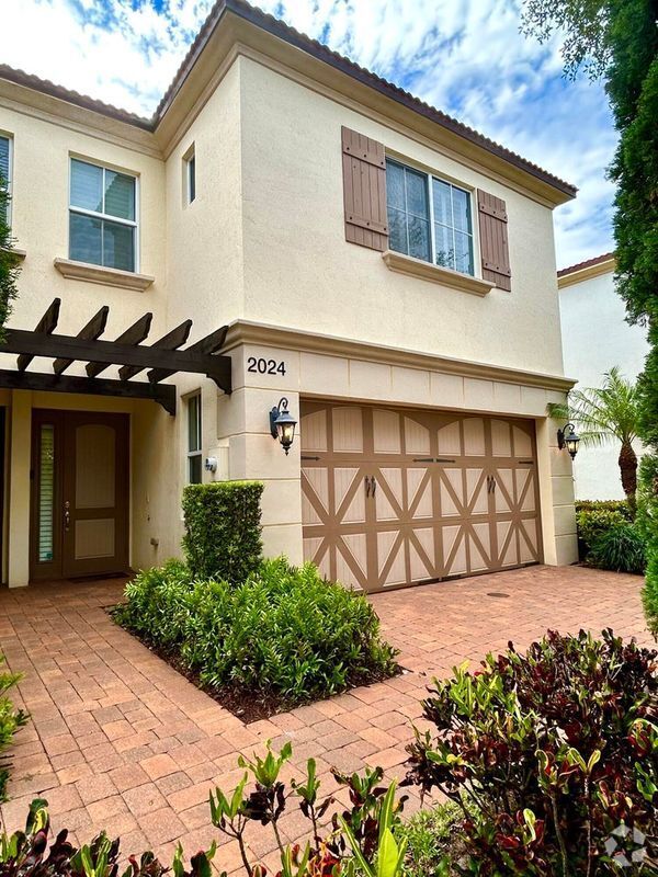 Building Photo - 2024 Foxtail View Ct Rental