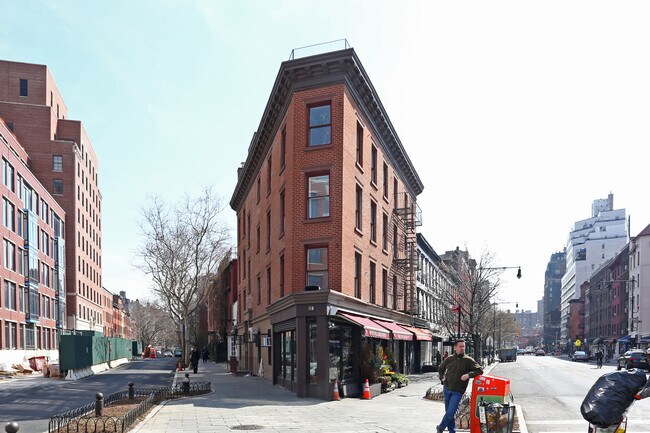 Photo - 70 Greenwich Ave