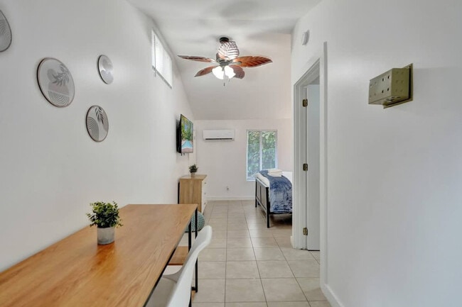 Photo - 1115 SW 4th St Unidad SI ID1504026P