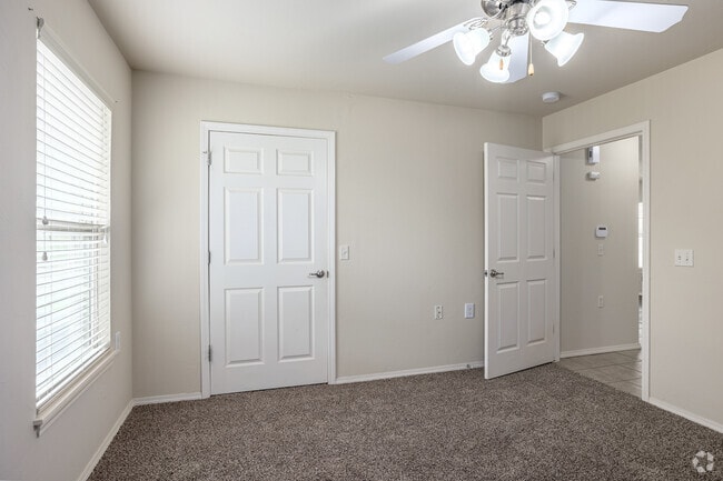 1BR, 1BA - 784SF - Bedroom