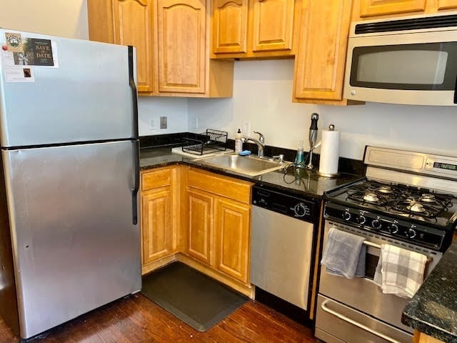 Building Photo - 231 Grand St Unit 3R Rental