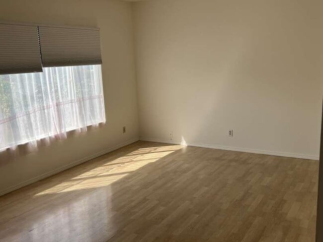 Photo - 425 Clauser Dr