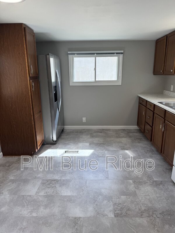 Photo - 210 Markley Dr