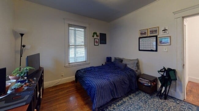 Photo - 4 Bed 2 Bath with Washer and Dryer in Unit