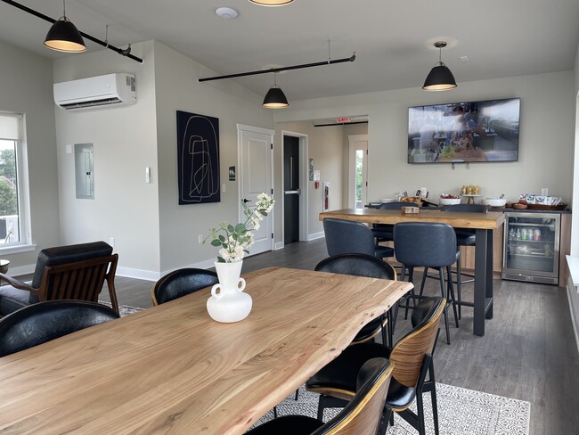 Building E - Rooftop Lounge
