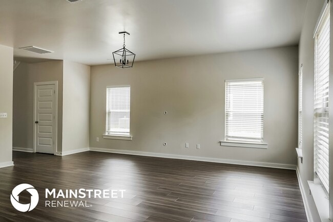 Photo - 370 Ridgeview Cir